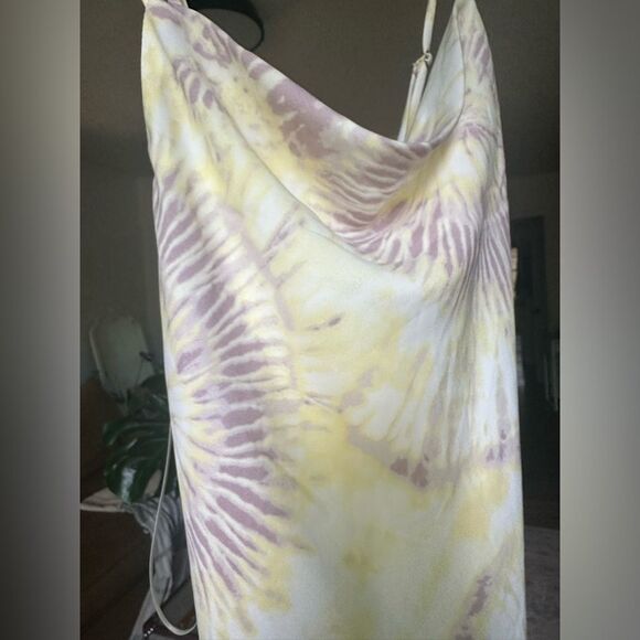 Silky Cross Back Tank Top with adjustable straps size Small - Women's Beige - Picture 5 of 7